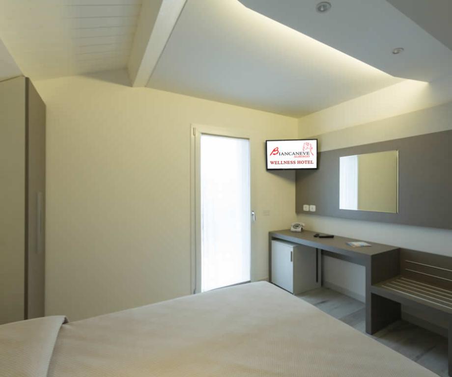 albergobiancaneve it le-camere-hotel-biancaneve-marotta 012